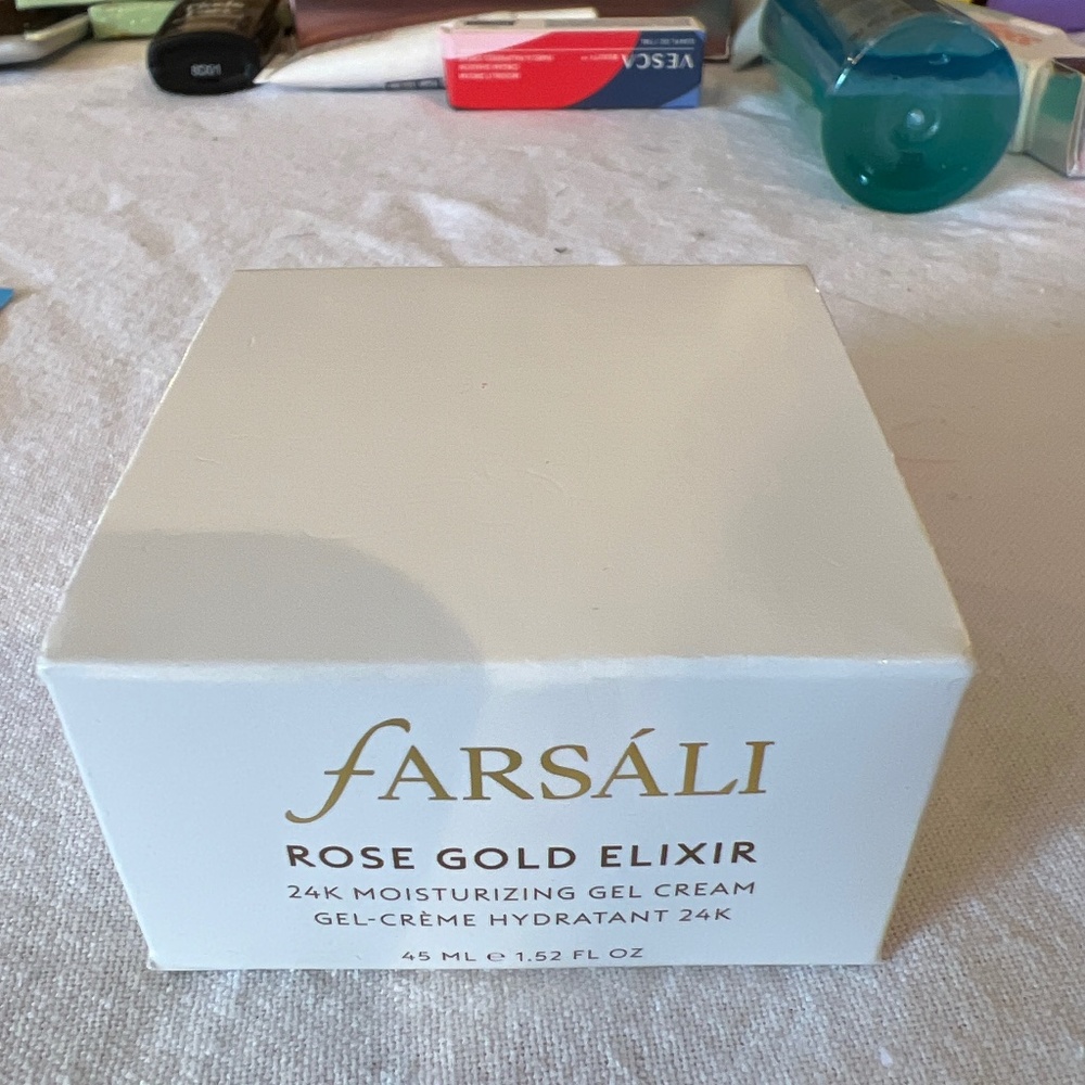 Farsali rose gold moisturizing gel cream